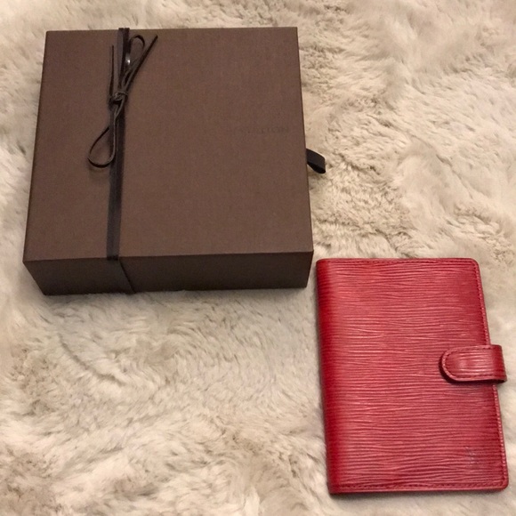 Louis Vuitton - Red Epi PM Agenda - Picture 1 of 5